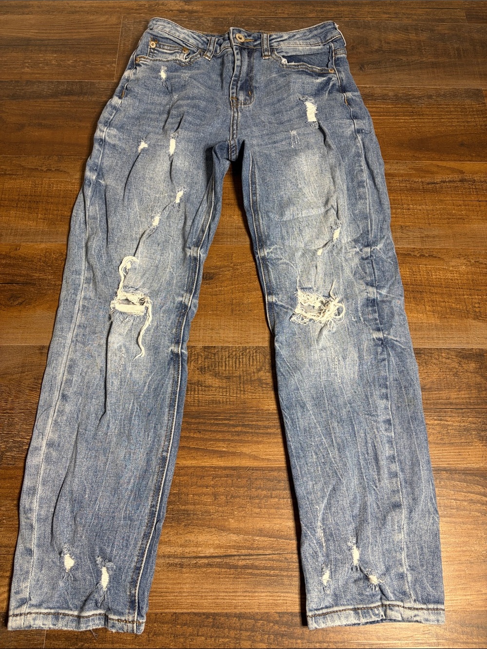 Relaxed Boyfriend Distressed Blue Jeans